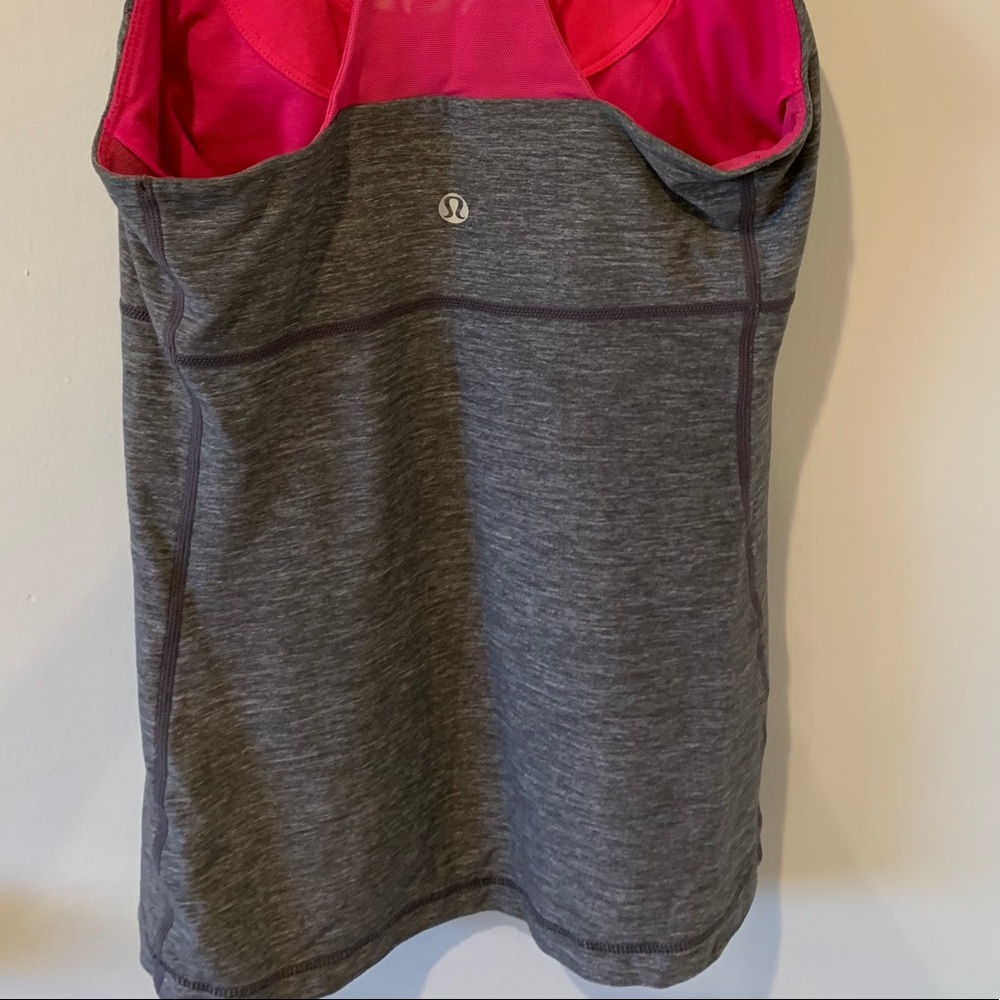 CLASSIC LULULEMON TOP! - Picture 4 of 5